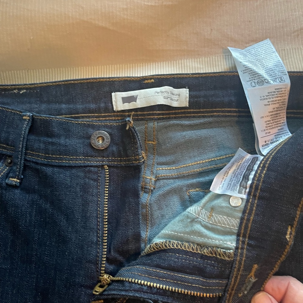 512 slimming bootcut Sz 27 / 32